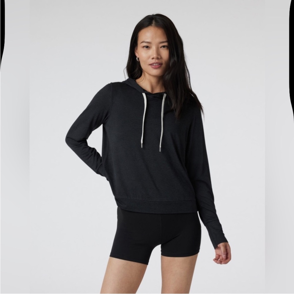 Vuori Halo Essential Hoodie Black
Heather - Picture 3 of 8